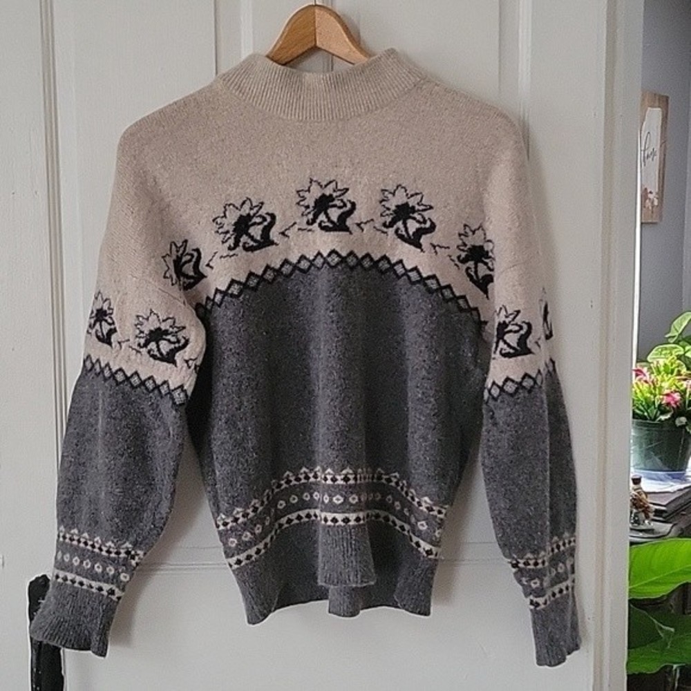 Vintage Nordic New Wool Grey and Cream Sweater - Size M